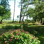 De L'etang Blanc Отель 3*