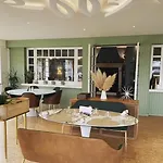 De L'etang Blanc Отель 3*