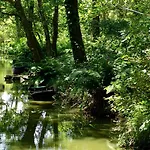 Отель De L'etang Blanc Сеньос