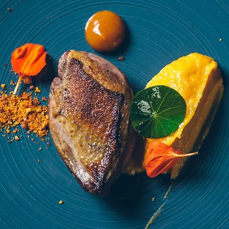 De L'etang Blanc Hotel