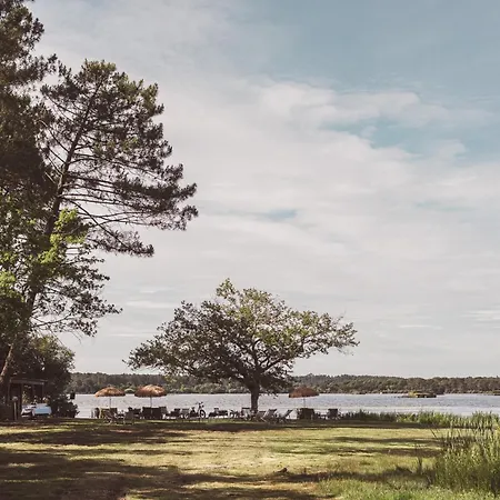 Отель De L'etang Blanc Сеньос