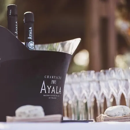 De L'etang Blanc Hotel 3*