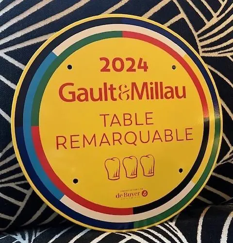 De L'etang Blanc Hotel