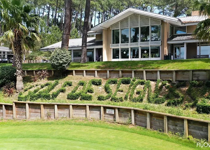 De L'etang Blanc Hotel